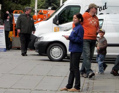 Zajištění hostesky promo akce pardubice pro AAA AUTO