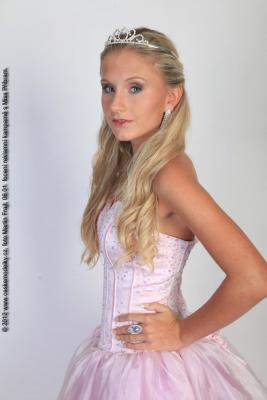 Séance photo de la gagnante de Miss Příbramsko pour une campagne publicitaire