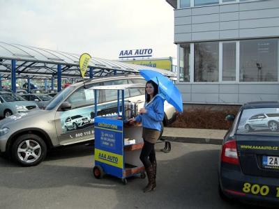 Mise à disposition d'une hôtesse pour AAA AUTO