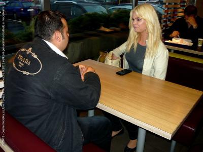 Setkání generálního ředitele s modelkami