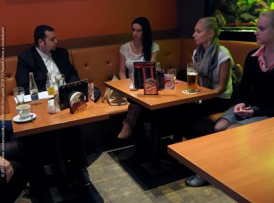 Setkání generálního ředitele s modelkami