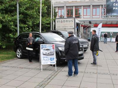 Zajištění hostesky Pardubice Dum a uspory