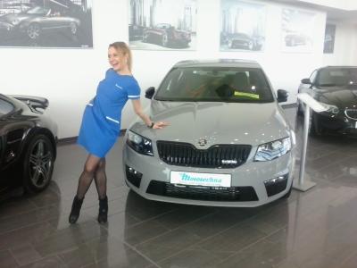 zajištění hostesky pro autobazar