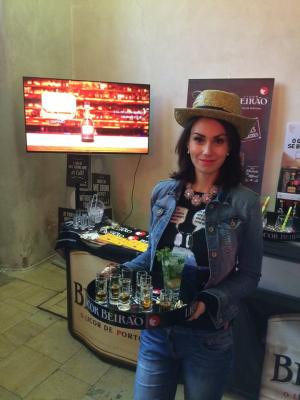 Hosteska na Prague Bar Show