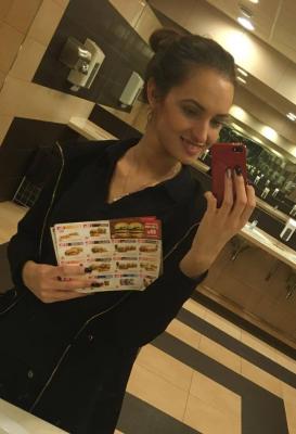 Hosteska Burger King  Letňany