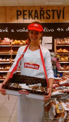 Promotérky na ochutnávku pečiva Penam Praha 
