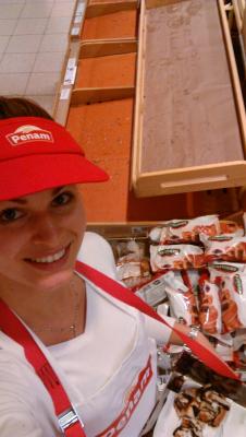 Promotérky na ochutnávku pečiva Penam Praha 