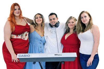 Séance photo avec des mannequins pour le nouvel album musical de DJ Ahne Radek