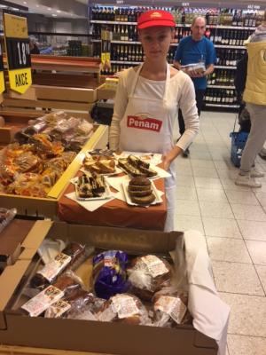 Promoteurs pour la dégustation de pâtisserie Penam Prague 4 Opatov