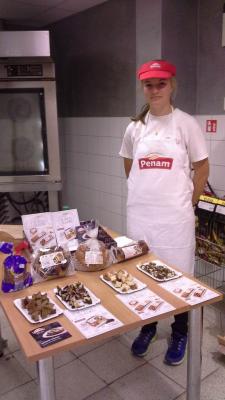 Promotérky na ochutnávku pečiva Penam Praha 10 
