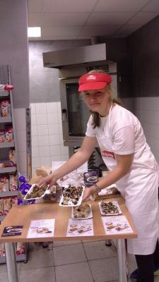 Promotérky na ochutnávku pečiva Penam Praha 10 