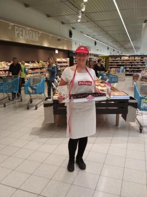 Promotérky na ochutnávku pečiva Penam Vestec u Prahy