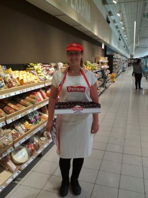 Promotérky na ochutnávku pečiva Penam Vestec u Prahy