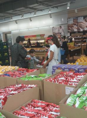 Promotérky na ochutnávku pečiva Penam Praha 