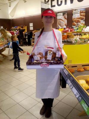 Promotérky na ochutnávku pečiva Penam Ústí nad Labem