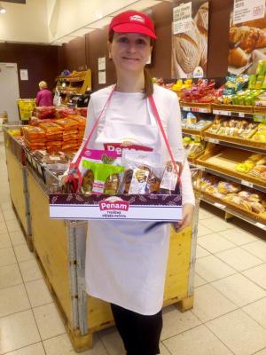 Promotérky na ochutnávku pečiva Penam Ústí nad Labem