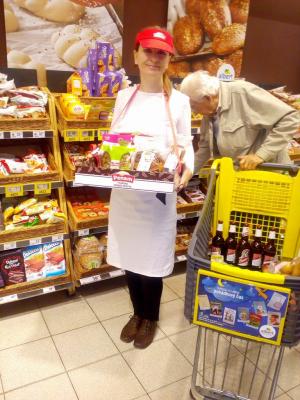 Promotérky na ochutnávku pečiva Penam Ústí nad Labem