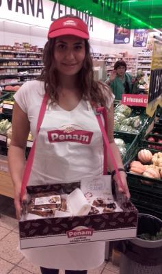 Promotérky na ochutnávku pečiva Penam Příbram