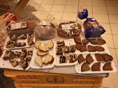 Promotérky na ochutnávku pečiva Penam Plzeň