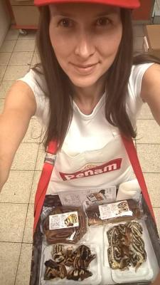 Promotérky na ochutnávku pečiva Penam Pardubice