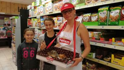 Promotérky na ochutnávku pečiva Penam Praha 