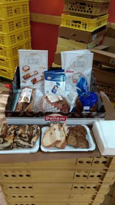 Promotérky na ochutnávku pečiva Penam České Budejovice