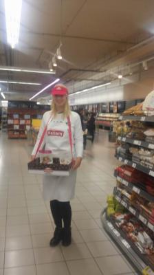 Promotérky na ochutnávku pečiva Penam Krone Praha 1