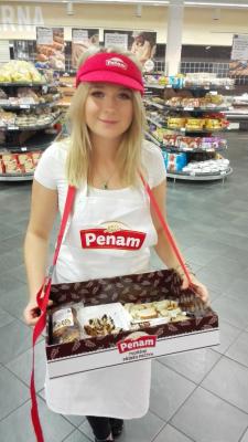 Promotérky na ochutnávku pečiva Penam Tábor