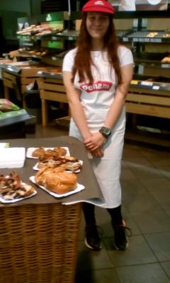 Promotérky na ochutnávku pečiva Penam Ceska Lipa