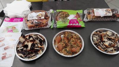 Promotérky na ochutnávku pečiva Penam Praha