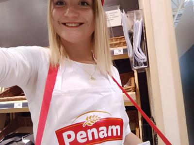 Promotérky na ochutnávku pečiva Penam Jindrichuv Hradec