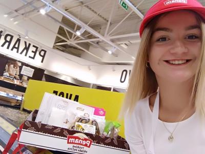 Promotérky na ochutnávku pečiva Penam Jindrichuv Hradec