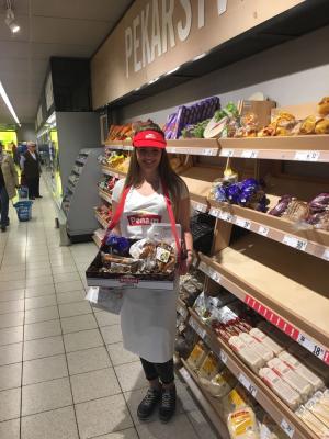 Promotérky na ochutnávku pečiva Penam Vodňany