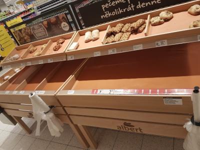 Promotérky na ochutnávku pečiva Penam Kutna Hora