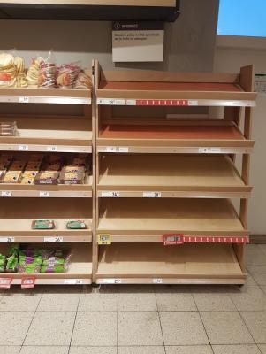 Promotérky na ochutnávku pečiva Penam Kutna Hora