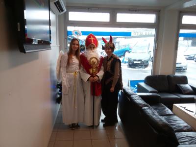 Hostesky v kostymech Mikuláš, čert a anděl