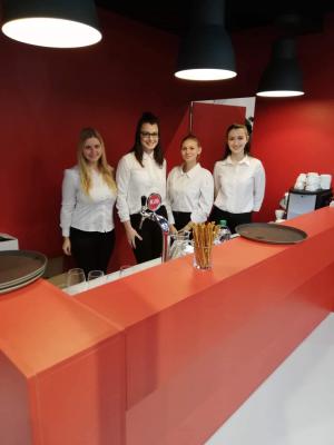Hostesky na catering na vystavisti PVA EXPO PRAHA