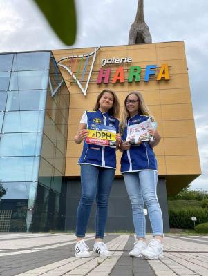 Zajistili jsme hostesky pro OKAY HOLDING