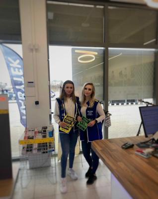 ajistili jsme hostesky pro OKAY HOLDING a.s.,Hosteska OKAY Tábor 