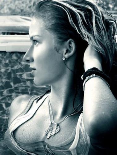 Фотография была вставлена моделью на портале чешской модели с.р.о.