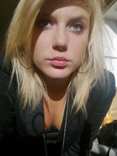 Фотография была вставлена моделью на портале чешской модели с.р.о.