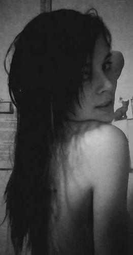 Фотография была вставлена моделью на портале чешской модели с.р.о.