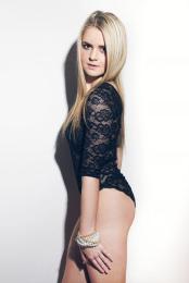 modelky/24255/postava ze strany.jpg