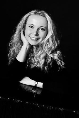 Фотография была вставлена моделью на портале чешской модели с.р.о.