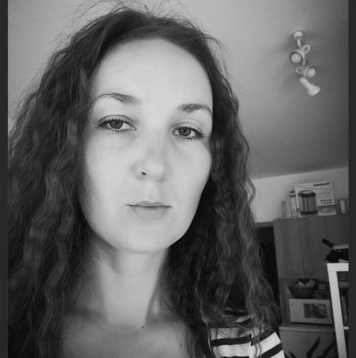 Фотография была вставлена моделью на портале чешской модели с.р.о.