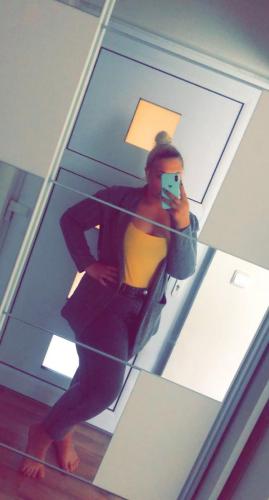 Фотография была вставлена моделью на портале чешской модели с.р.о.