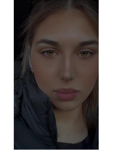 Фотография была вставлена моделью на портале чешской модели с.р.о.