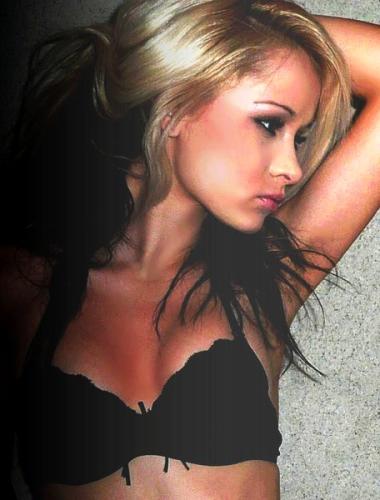 Фотография была вставлена моделью на портале чешской модели с.р.о.