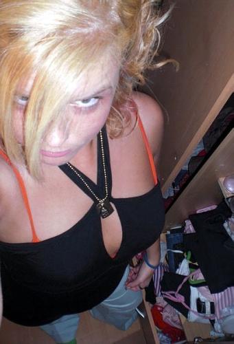 Фотография была вставлена моделью на портале чешской модели с.р.о.