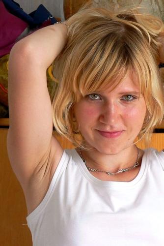 La foto è stata inserita dal modello sul portale della ceca Modelky s.r.o.